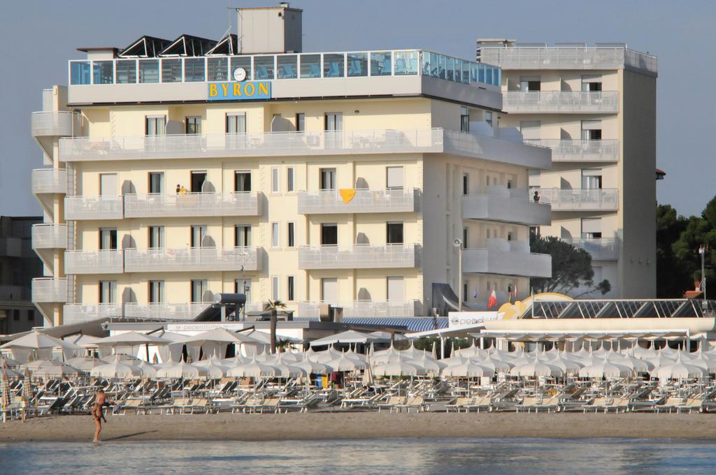 Hotel Byron มิลาโน แมริตทิมา ภายนอก รูปภาพ