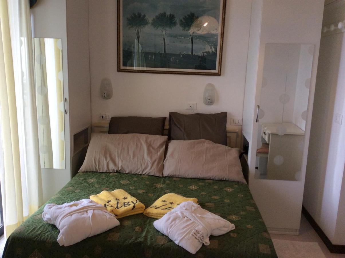Hotel Byron มิลาโน แมริตทิมา ภายนอก รูปภาพ